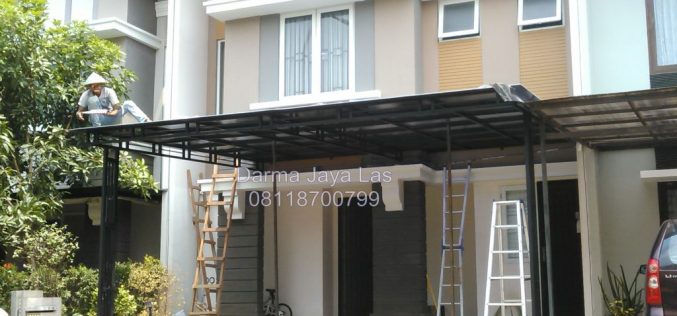 Aplikator Mengerjakan Canopy Minimalis Kronjo
